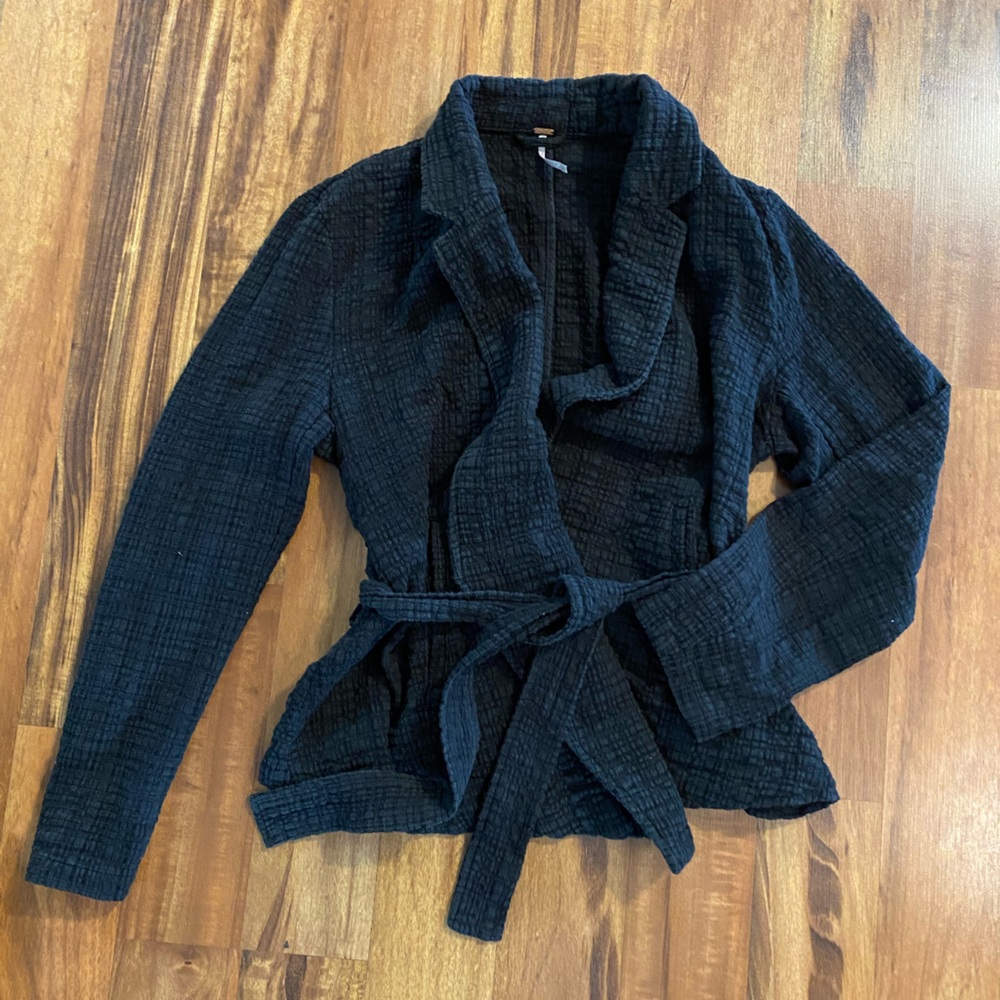 Black Blazer Wrap with Belt FREE PEOPLE 
Size M